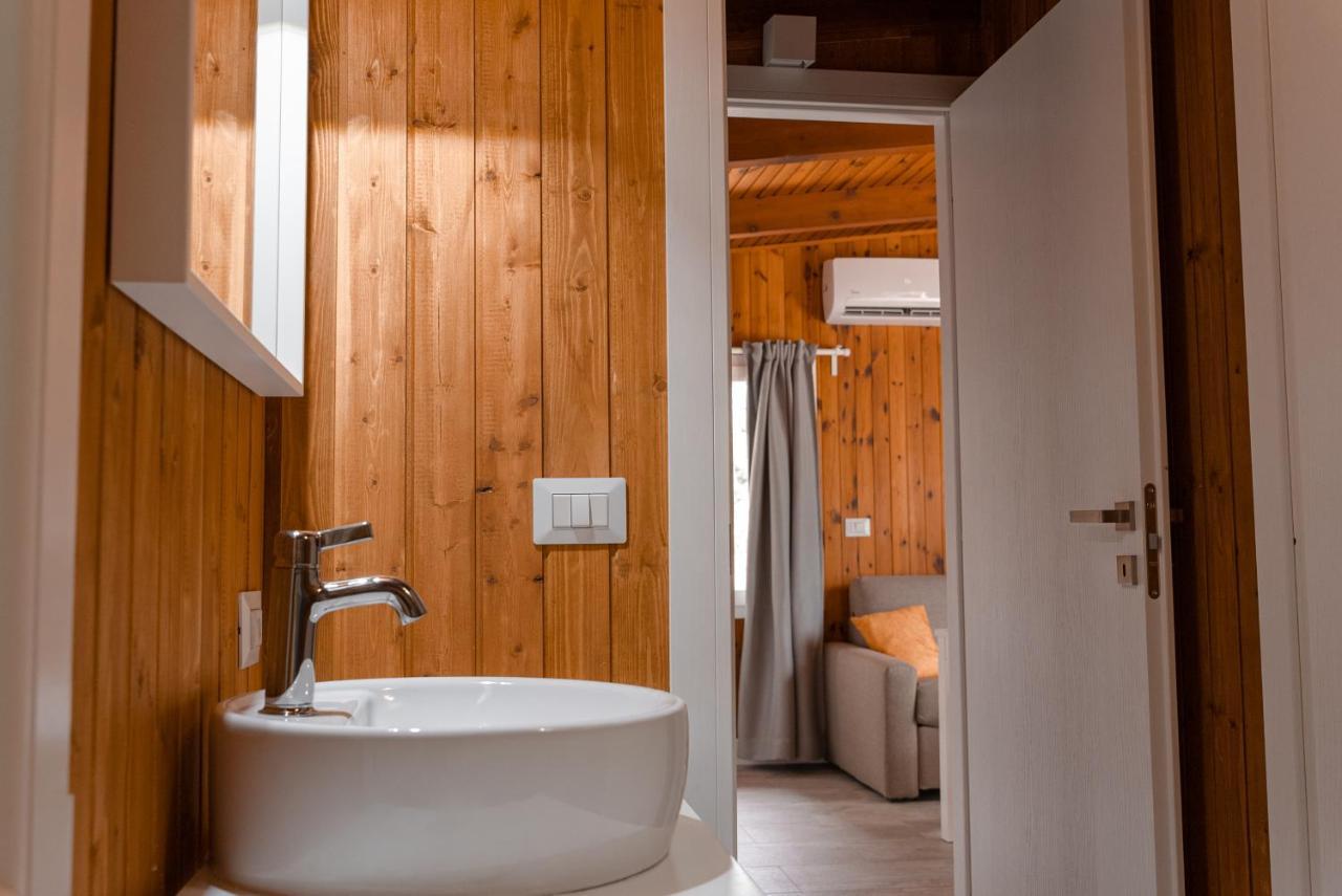 Chalet Alessandrini - Private Lakeside Beach Tenna Eksteriør billede