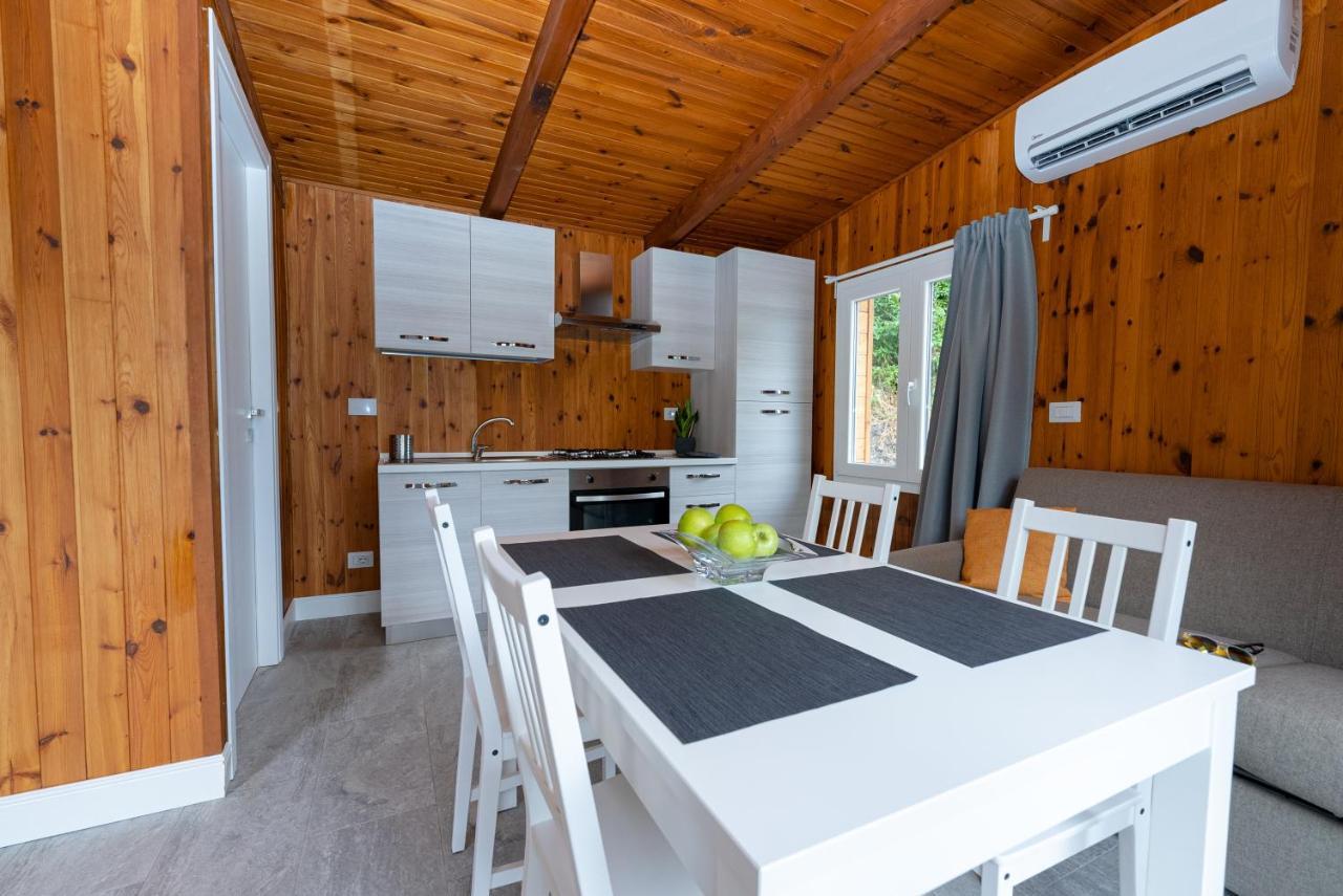 Chalet Alessandrini - Private Lakeside Beach Tenna Eksteriør billede
